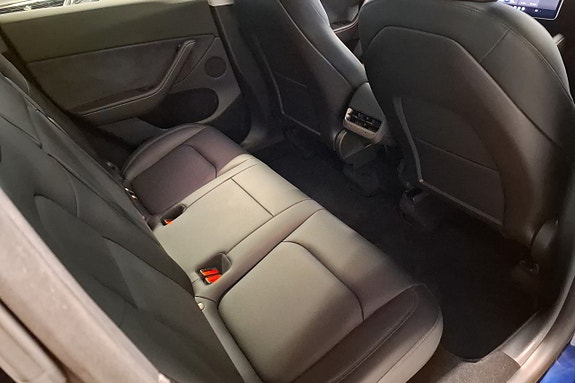 Tesla Model Y 13 of 15