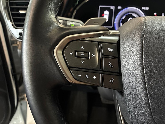 Lexus NX350h 24 of 26