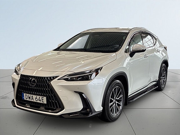 Lexus NX350h 16 of 26