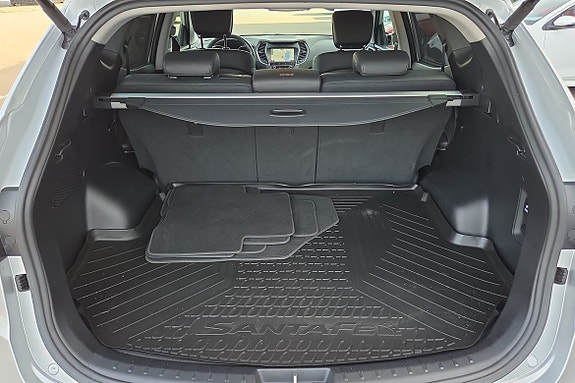Hyundai Santa Fe 10 of 23