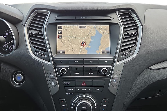 Hyundai Santa Fe 14 of 23