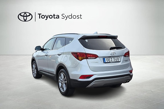 Hyundai Santa Fe 17 of 23