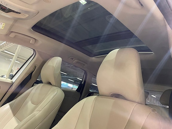 Volvo XC60 10 of 12