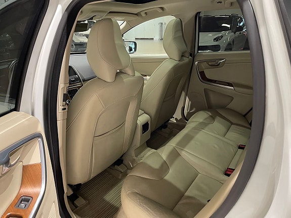 Volvo XC60 9 of 12