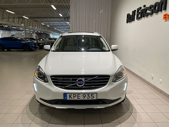Volvo XC60 7 of 12