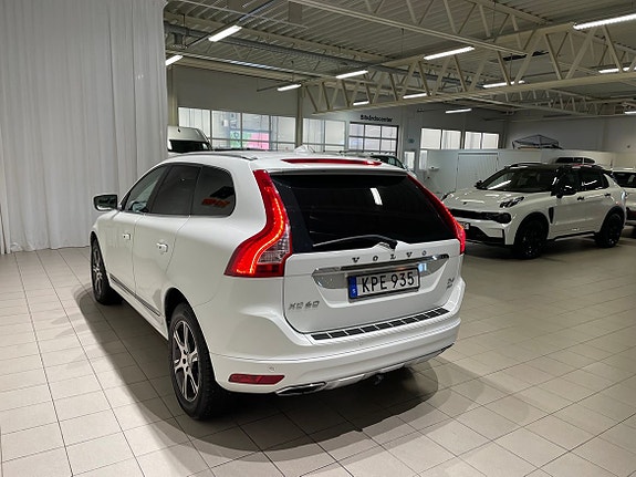 Volvo XC60 5 of 12