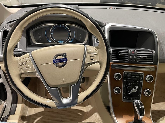 Volvo XC60 11 of 12