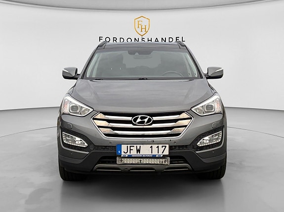 Hyundai Santa Fe 2 of 17