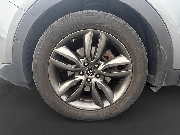 Hyundai Santa Fe 9 of 17