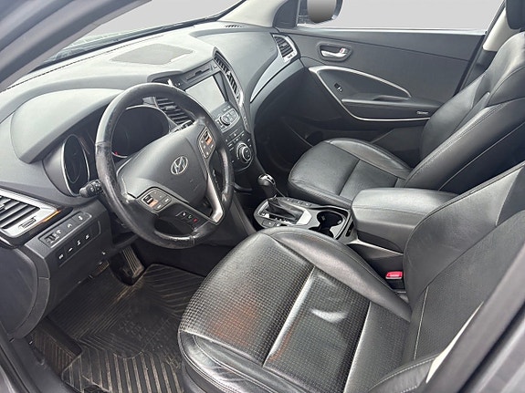 Hyundai Santa Fe 10 of 17