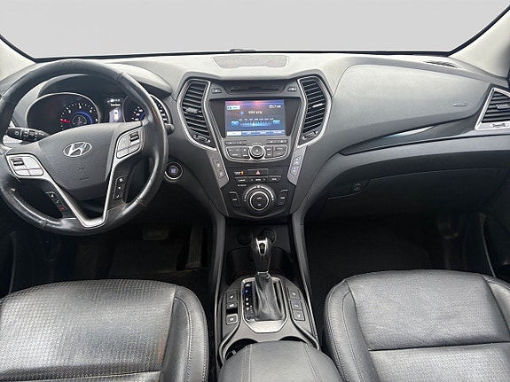 Hyundai Santa Fe 12 of 17