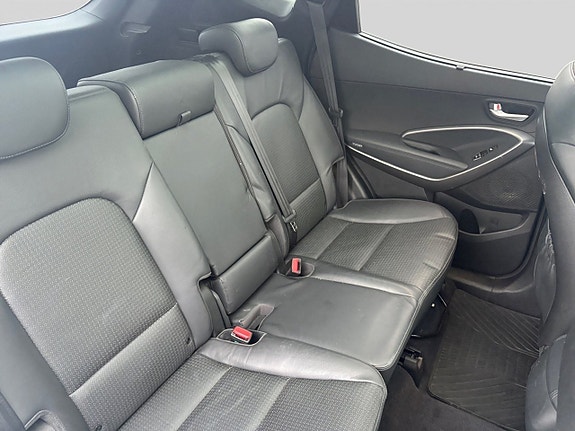 Hyundai Santa Fe 11 of 17