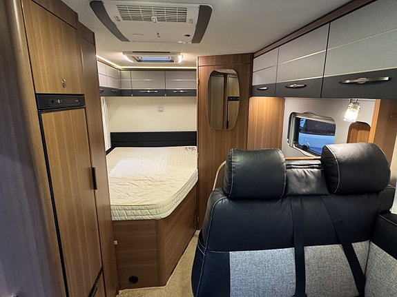 LMC I615 Explorer Sport 6 of 14