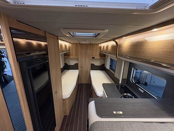 Knaus Sky TI Platinum Selection 700 MEB TOA BAK 8 of 17