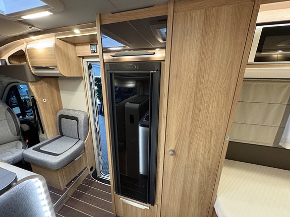 Knaus Sky TI Platinum Selection 700 MEB TOA BAK 13 of 17