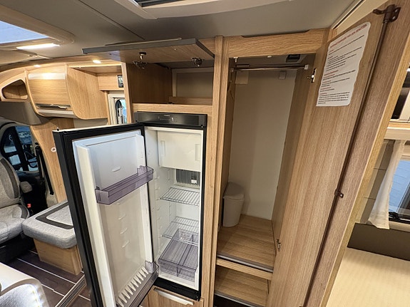 Knaus Sky TI Platinum Selection 700 MEB TOA BAK 14 of 17