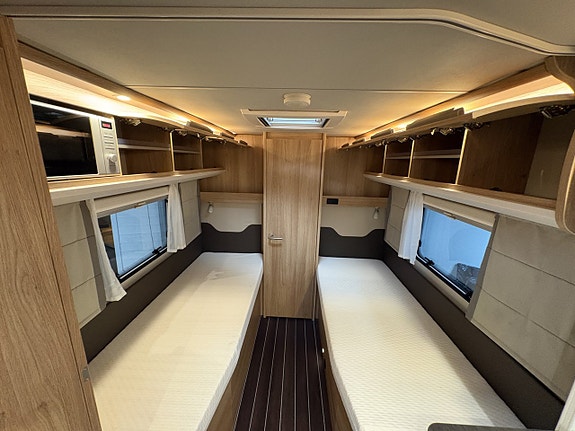 Knaus Sky TI Platinum Selection 700 MEB TOA BAK 9 of 17