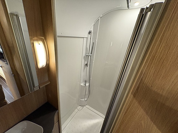 Knaus Sky TI Platinum Selection 700 MEB TOA BAK 16 of 17
