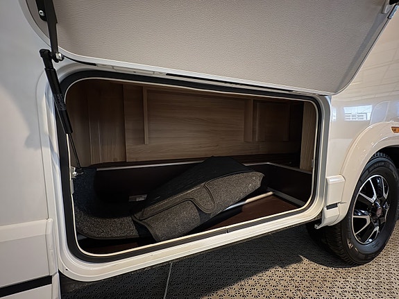 Knaus Sky TI Platinum Selection 700 MEB TOA BAK 17 of 17