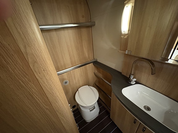 Knaus Sky TI Platinum Selection 700 MEB TOA BAK 15 of 17