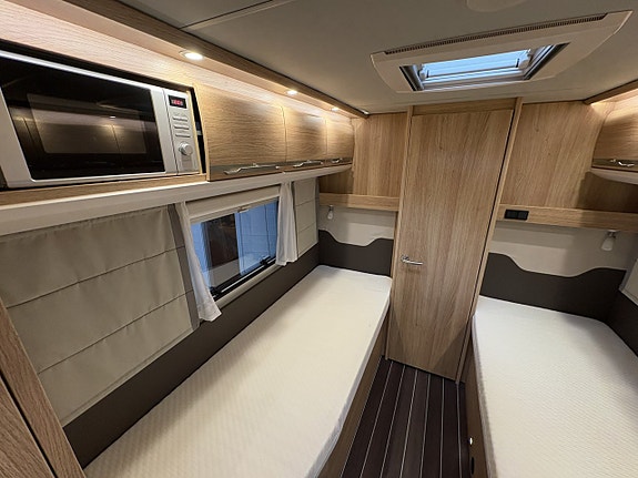 Knaus Sky TI Platinum Selection 700 MEB TOA BAK 10 of 17
