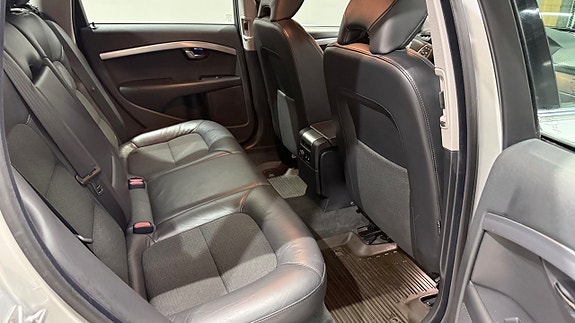 Volvo V70 17 of 19
