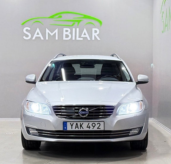 Volvo V70 3 of 19