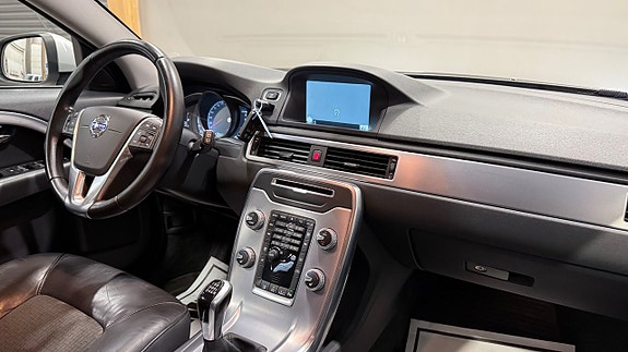 Volvo V70 15 of 19