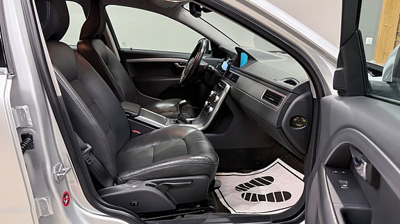 Volvo V70 13 of 19