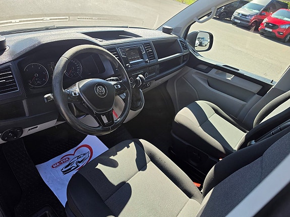 Volkswagen Transporter 18 of 20