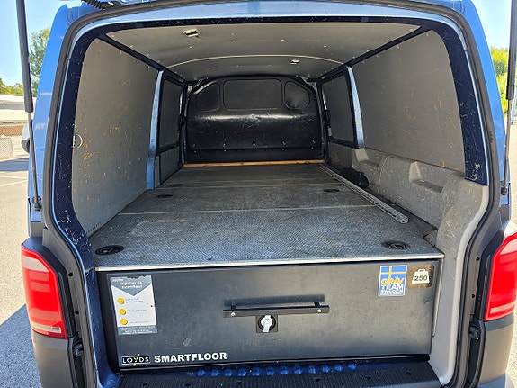 Volkswagen Transporter 8 of 20