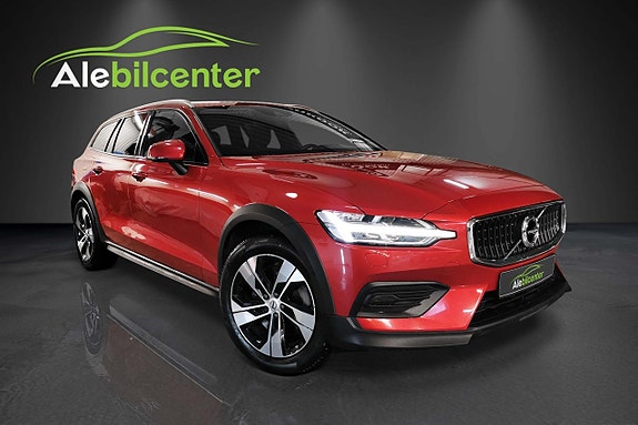 Volvo V60 Cross Country 2 of 13