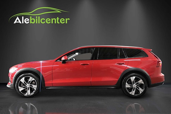Volvo V60 Cross Country 3 of 13