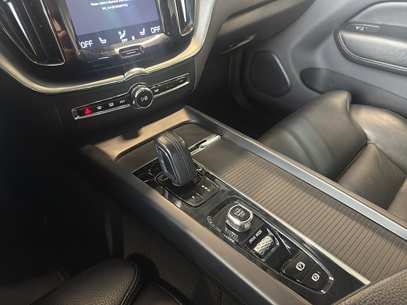 Volvo XC60 17 of 21