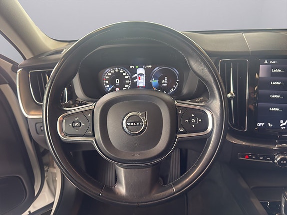 Volvo XC60 13 of 21