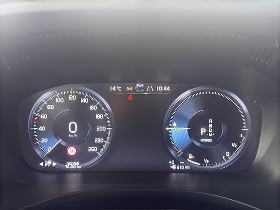 Volvo XC60 14 of 21