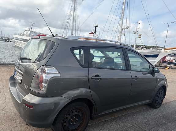 Toyota Corolla Verso 3 of 6