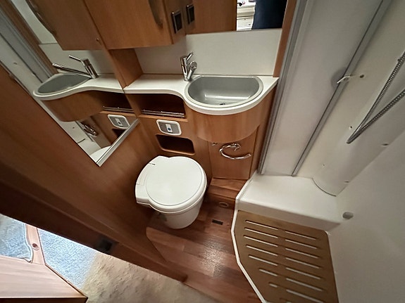 Hymer EX 688 Långbäddar taksäng fint skick 17 of 28