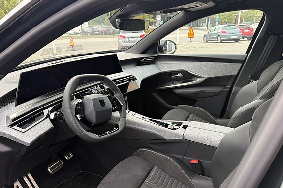 Peugeot 5008 5 of 9