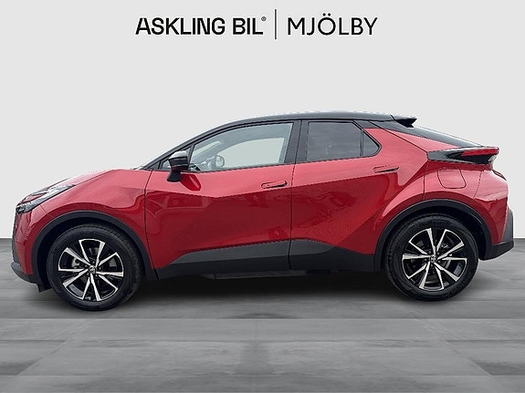 Toyota C-HR 3 of 19