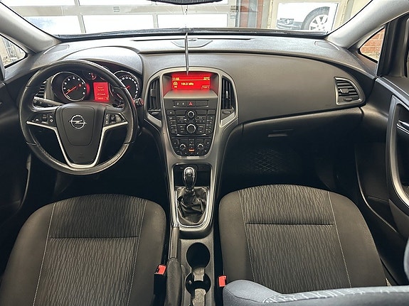 Opel Astra 19 of 20