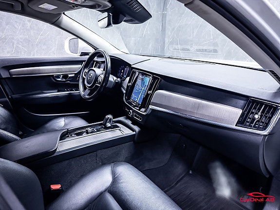 Volvo V90 Cross Country 14 of 30