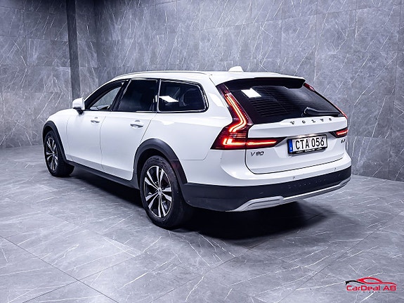 Volvo V90 Cross Country 5 of 30