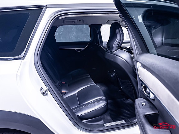 Volvo V90 Cross Country 16 of 30