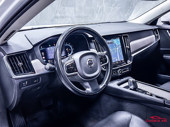 Volvo V90 Cross Country 12 of 30