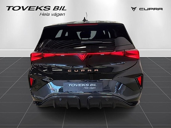 Cupra Born 3 of 18