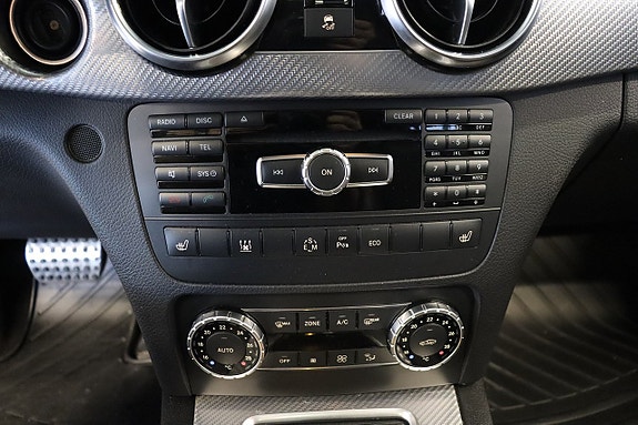 Mercedes-Benz GLK220 11 of 16