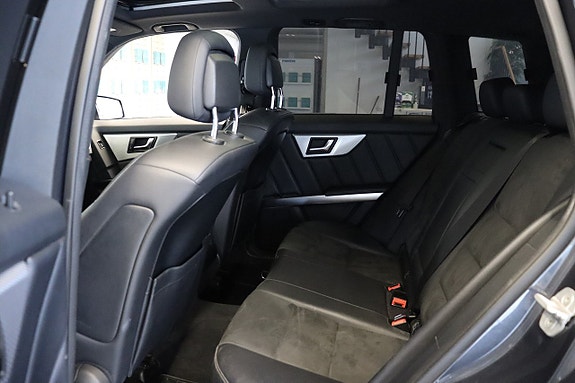 Mercedes-Benz GLK220 13 of 16