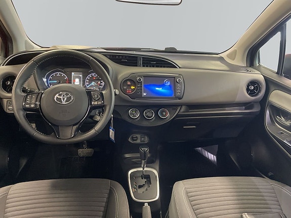Toyota Yaris 8 of 15