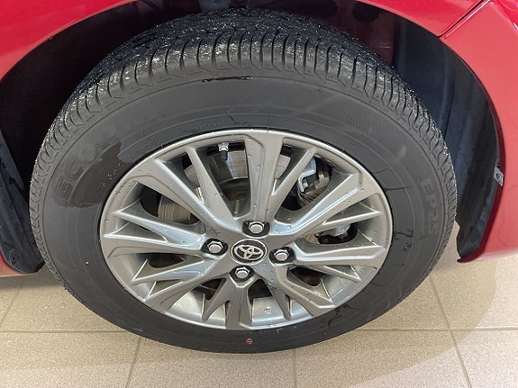 Toyota Yaris 11 of 15